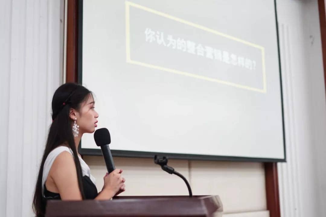 魚映像客戶經理.jpg